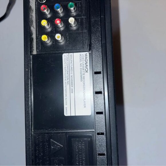 Magnavox DV220MW9 VCR/ DVD Recorder Combo Player No Remote VHS TESTED WORKING - Picture 2 of 3